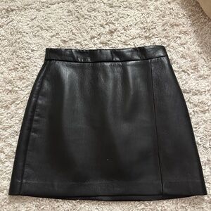ARITZIA BABTON LEATHER SKIRT NWOT